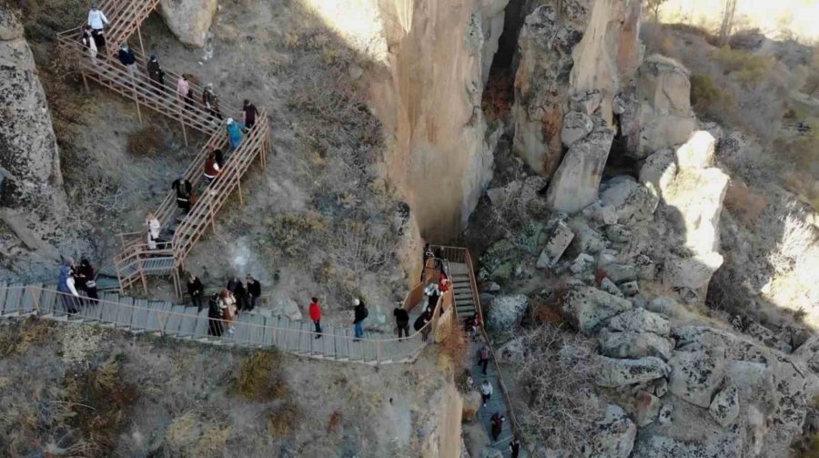 Dünyanın 2. En Büyük Kanyon Vadisine Ziyaretçi Akını