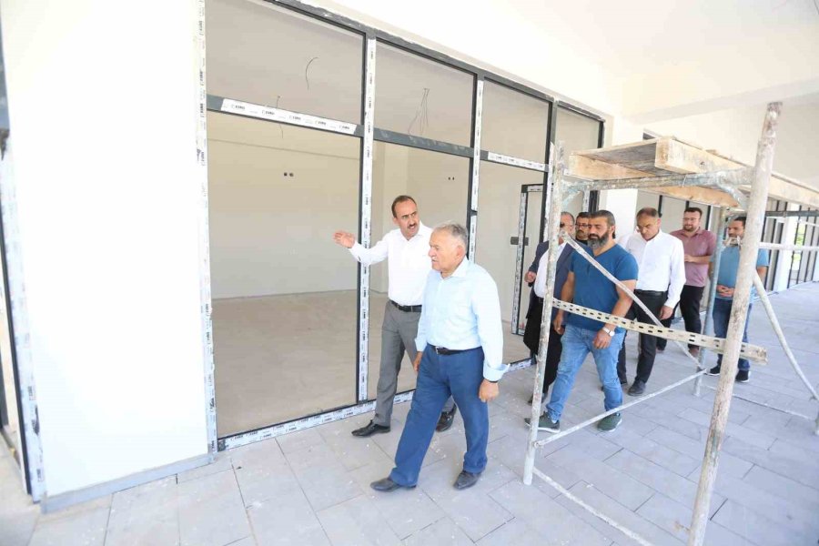 Başkan Büyükkılıç Mini Terminal Ve Yöresel Ürünler Satış Yerini İnceledi