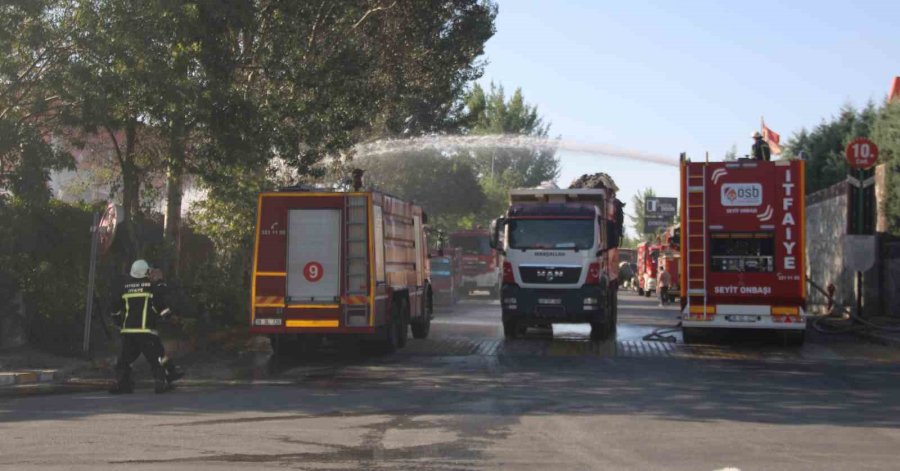 Keçe Üretimi Yapan Fabrikada Yangın