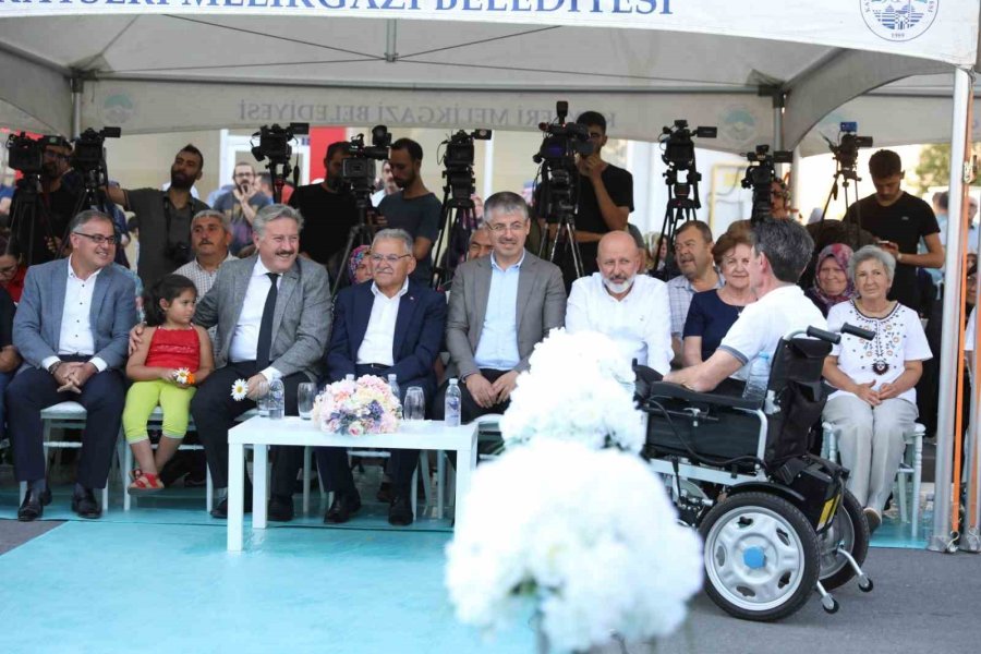 Şükriye Yazıcı Ve Fatma Çetiner Aile Sağlığı Merkezi Ve Kapalı Pazaryeri Hizmete Açıldı