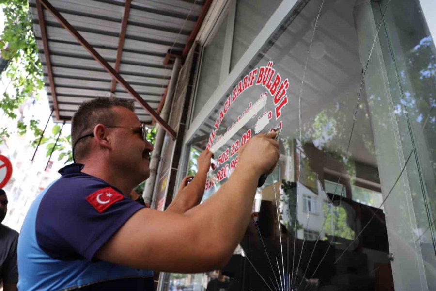 Mersin’de Arapça Yazılı Tabela Ve Reklamlar Kaldırılıyor