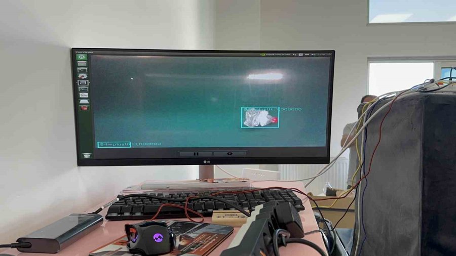 Bu Cihaz Saatte Bir Ton Ambalaj Atığı Ayrıştırıyor