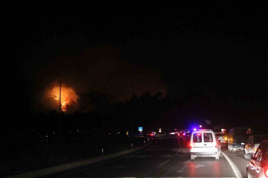 Vali Yazıcı: "yangın 3,5 Kilometre Yayıldı, Müdahale Devam Ediyor"