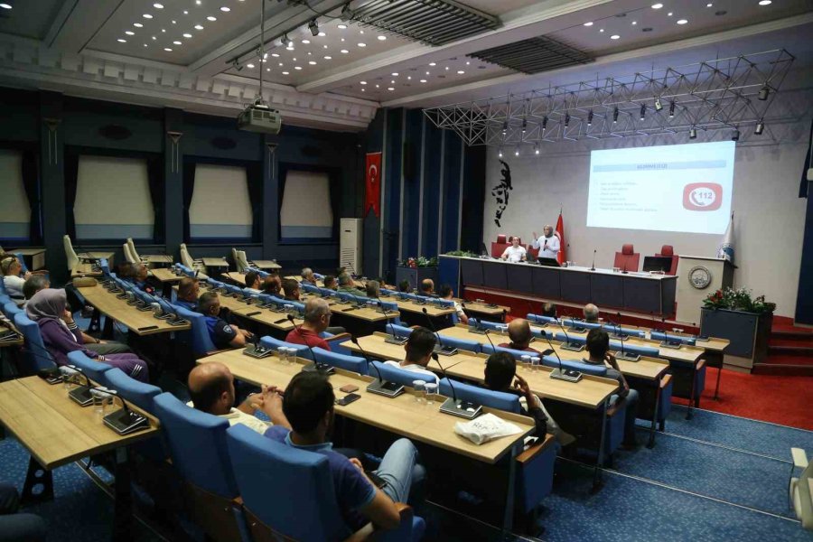 Büyükşehir Personeline Temel İlkyardım Eğitimi