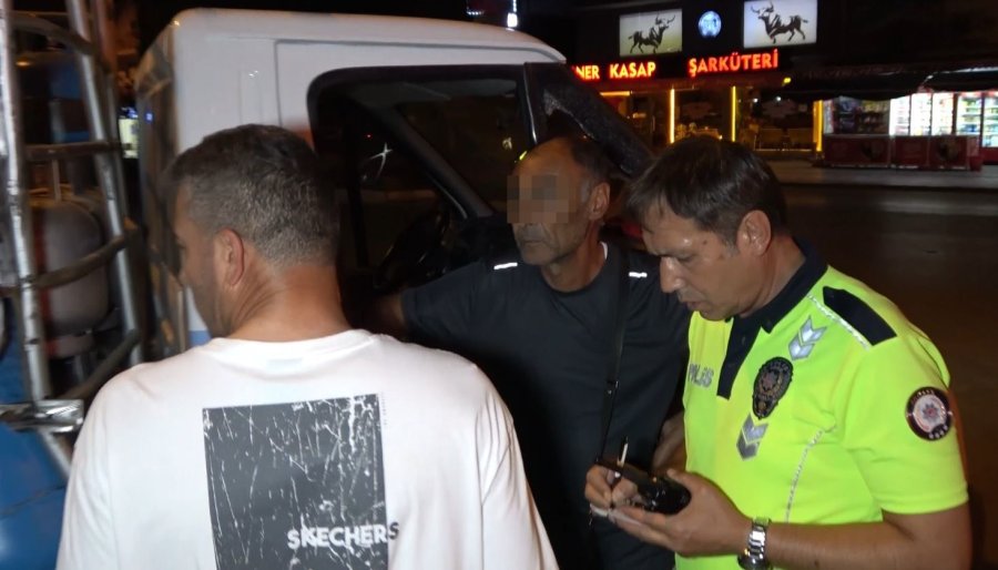 Tüp Aracını Kullanan Alkollü Sürücü Ortalığı Savaş Alanına Çevirdi