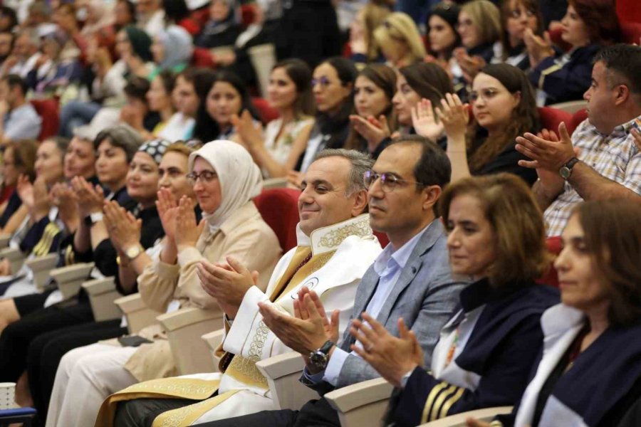 Erü Sağlık Bilimleri Fakültesi’nden 278 Öğrenci Mezun Oldu