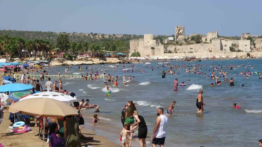 Akdeniz’in Gözbebeği Kızkalesi’nde Sıcaklar, Tatilci Sayısını Düşürdü