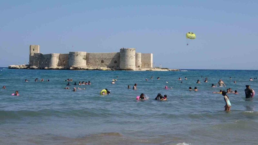 Akdeniz’in Gözbebeği Kızkalesi’nde Sıcaklar, Tatilci Sayısını Düşürdü