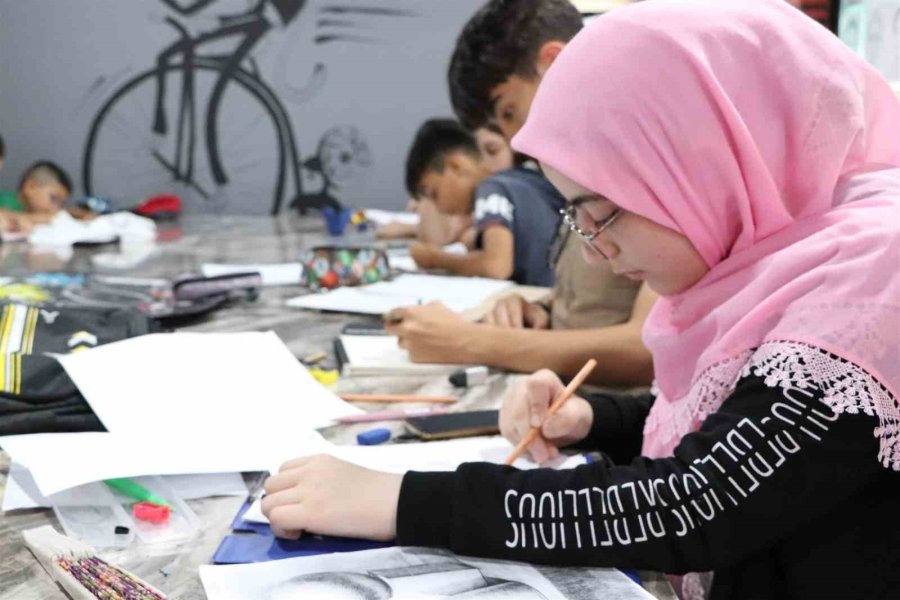 Karakalem Kursu Yoğun İlgi Görüyor