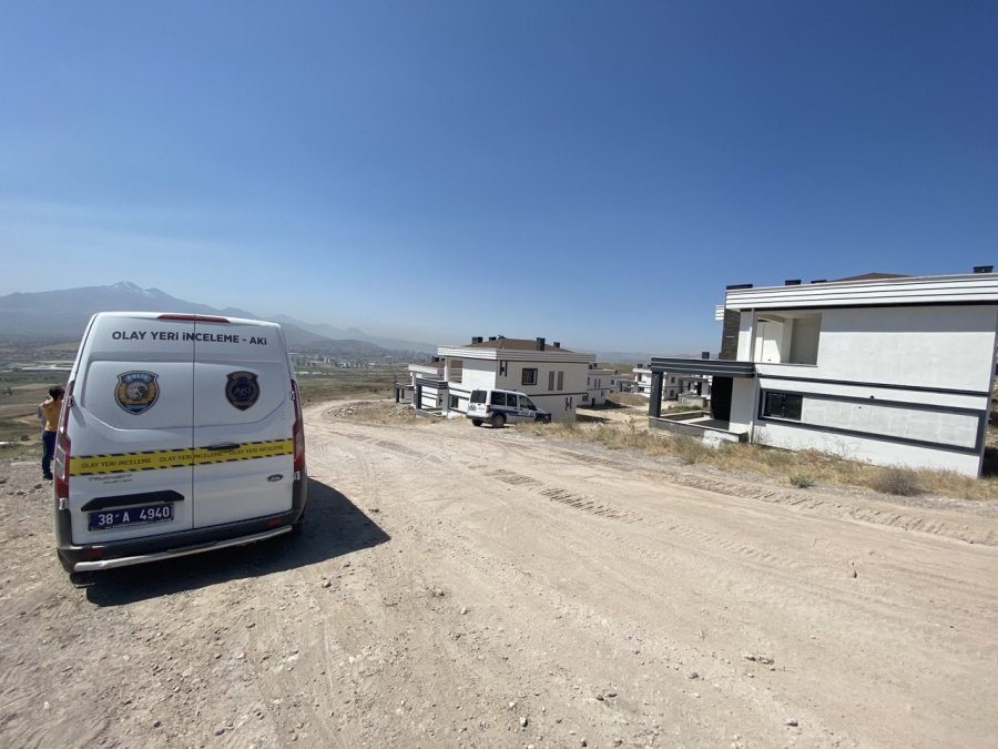 Mobilya Ustasını Vurup Kaçtı