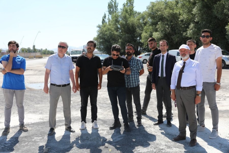 Başkan Çolakbayrakdar: "her Alanda Teknolojik Yeniliklere Ayak Uyduruyoruz"