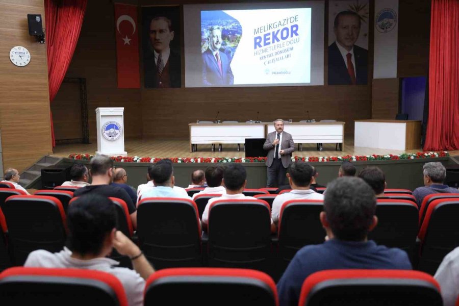 Başkan Palancıoğlu’ndan Müteahhitlere Kentsel Dönüşüm Sunumu