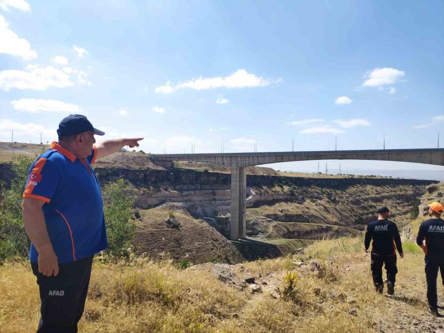 5 Gündür Kayıp Olan Genç Her Yerde Aranıyor