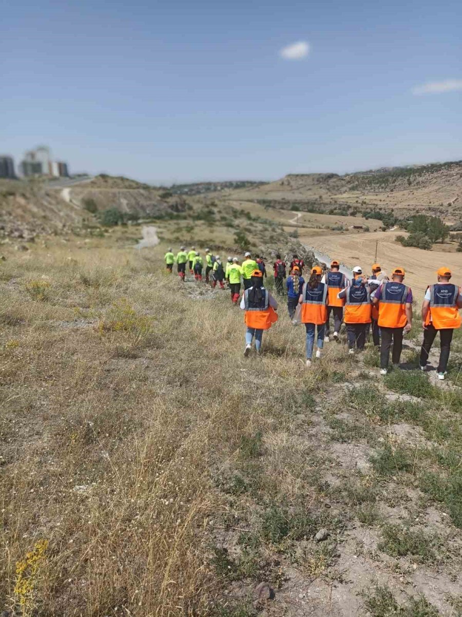 5 Gündür Kayıp Olan Genç Her Yerde Aranıyor