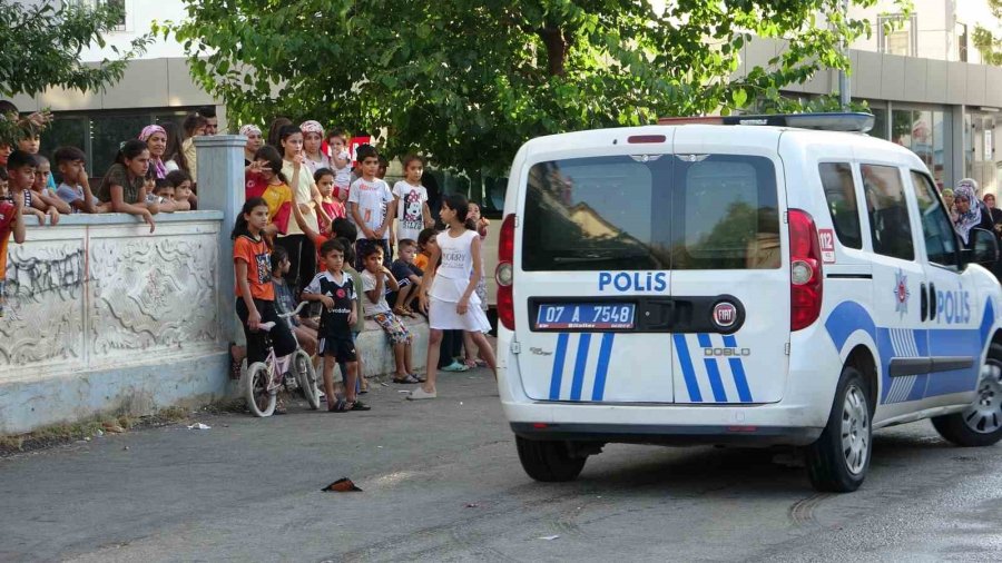 Antalya’da 2 Müstakil Ev Yangında Küle Döndü