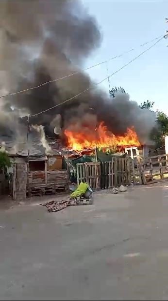 Antalya’da 2 Müstakil Ev Yangında Küle Döndü