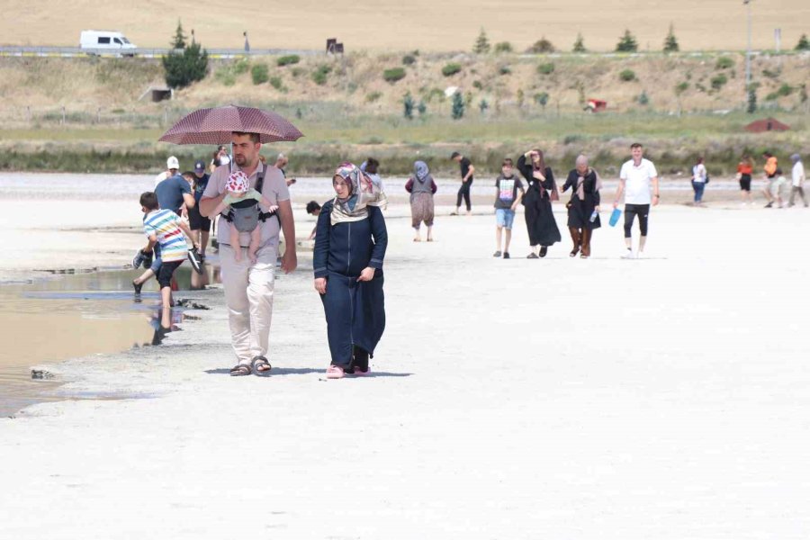 Tuz Gölü’nde Yürüme Turizmi Sahilleri Aratmıyor
