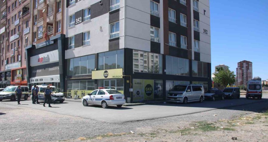 Genç Kızın Feci Ölümü