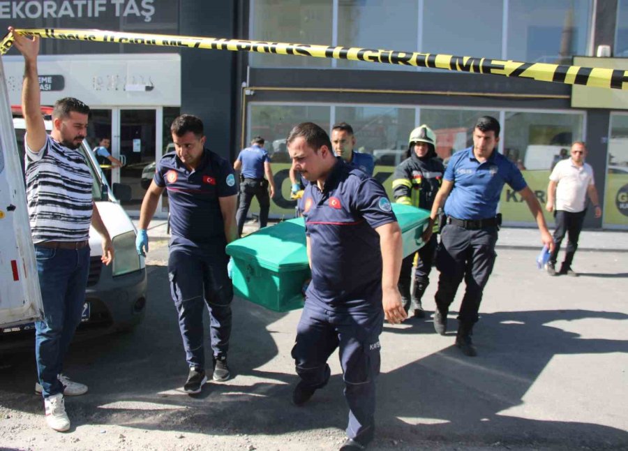 Genç Kızın Feci Ölümü