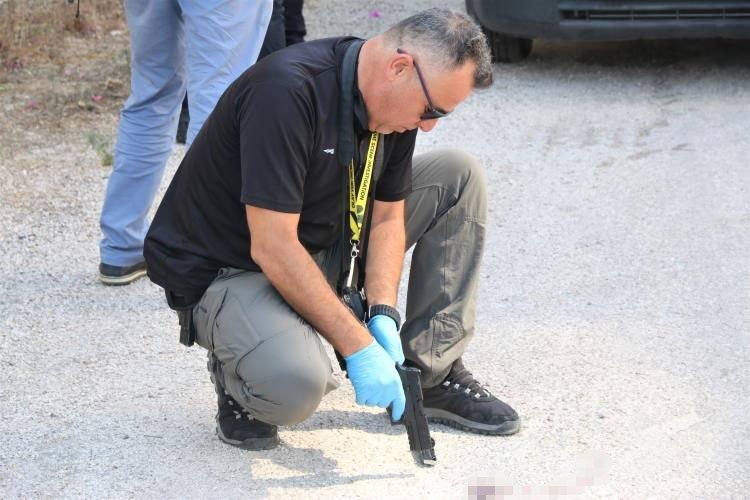 Sokak Ortasında Önce Kız Arkadaşını, Sonra Kendini Vurdu