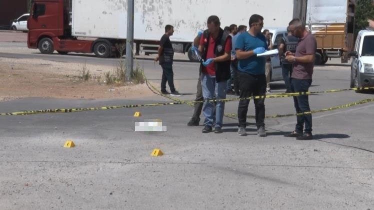 Sokak Ortasında Önce Kız Arkadaşını, Sonra Kendini Vurdu