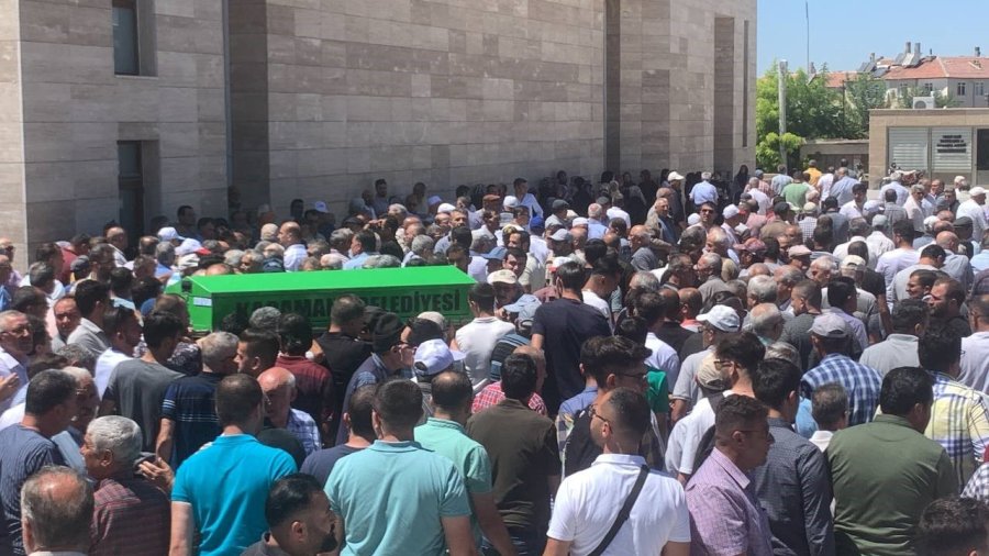 Uykudan Uyandırılarak Evinin Kapısında Öldürülen Genç Son Yolculuğuna Uğurlandı