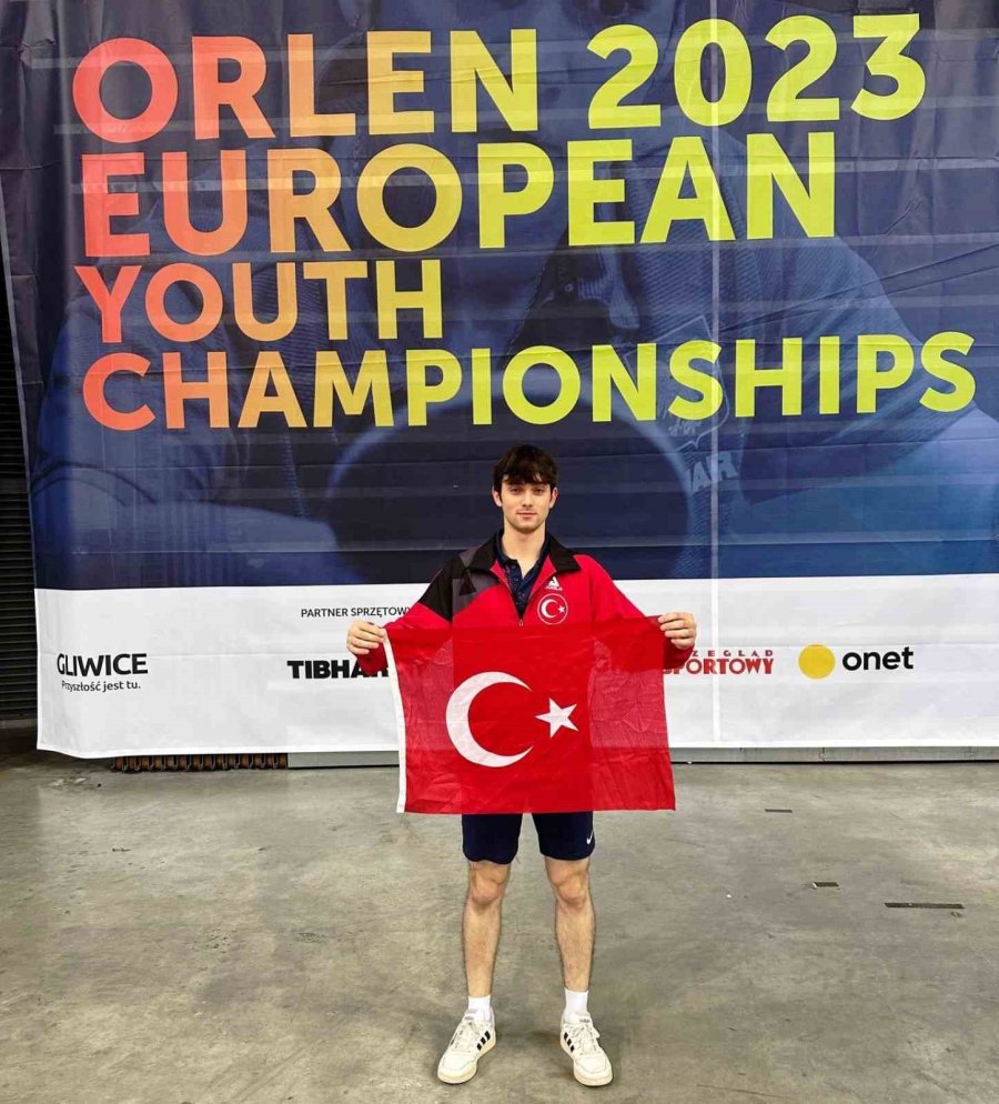 Kocasinan’ın Milli Sporcusu Kenan Eren Kahraman, Avrupa Üçüncüsü