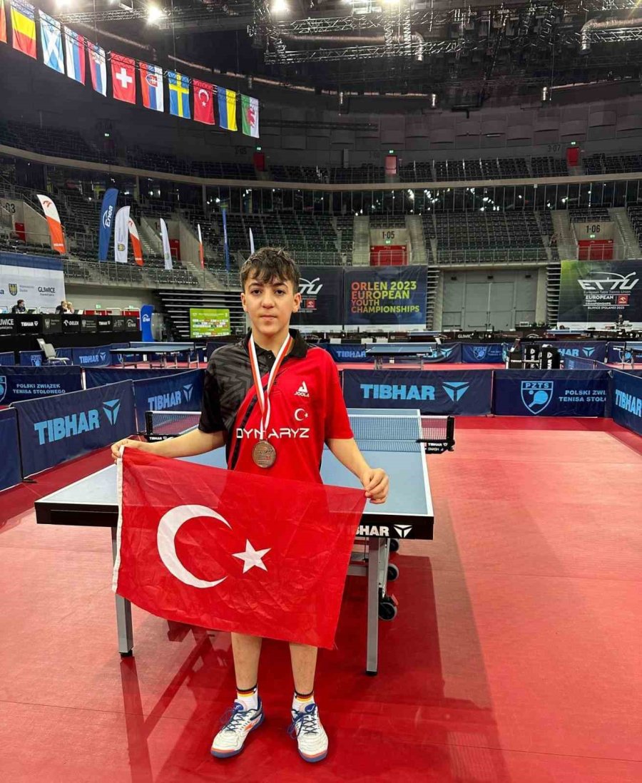 Kocasinan’ın Milli Sporcusu Kenan Eren Kahraman, Avrupa Üçüncüsü