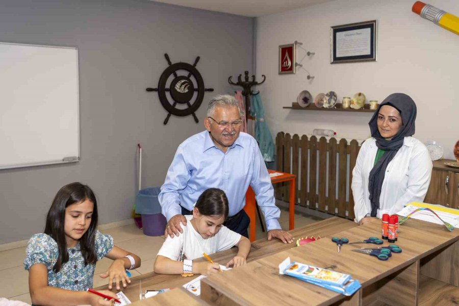 Büyükkılıç, Toki Genç Kaymek Tesisleri’nde Kursiyerlerle Buluştu