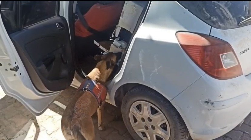 Uyuşturucuyu Elektrikli Şömineye Saklamışlar