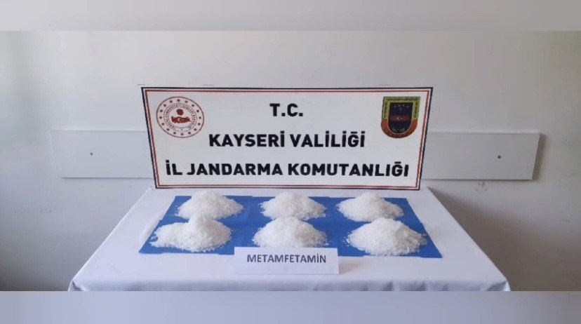 Uyuşturucuyu Elektrikli Şömineye Saklamışlar