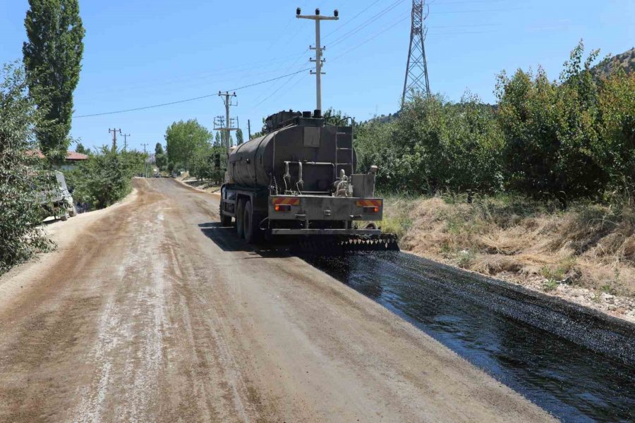 Korkuteli Varsak Yaylası 18 Yıl Sonra Asfalta Kavuştu