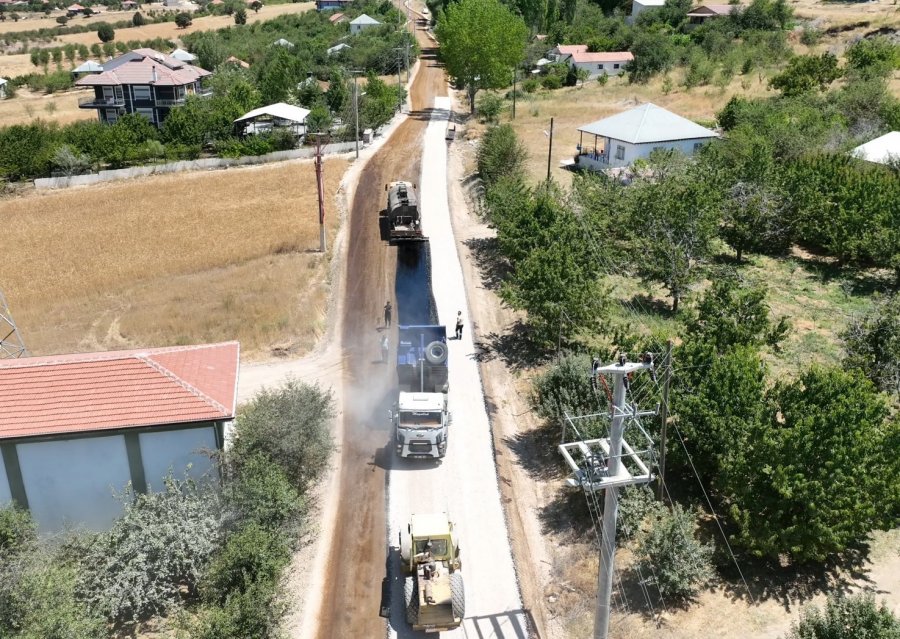 Korkuteli Varsak Yaylası 18 Yıl Sonra Asfalta Kavuştu