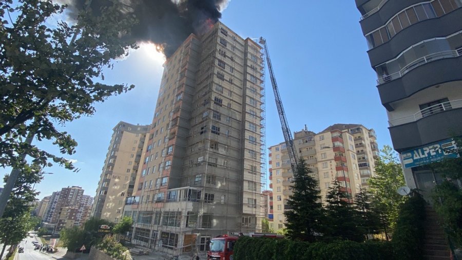 1 İşçiye Mezar Olan Çatı Yangının Son Hali Havadan Görüntülendi