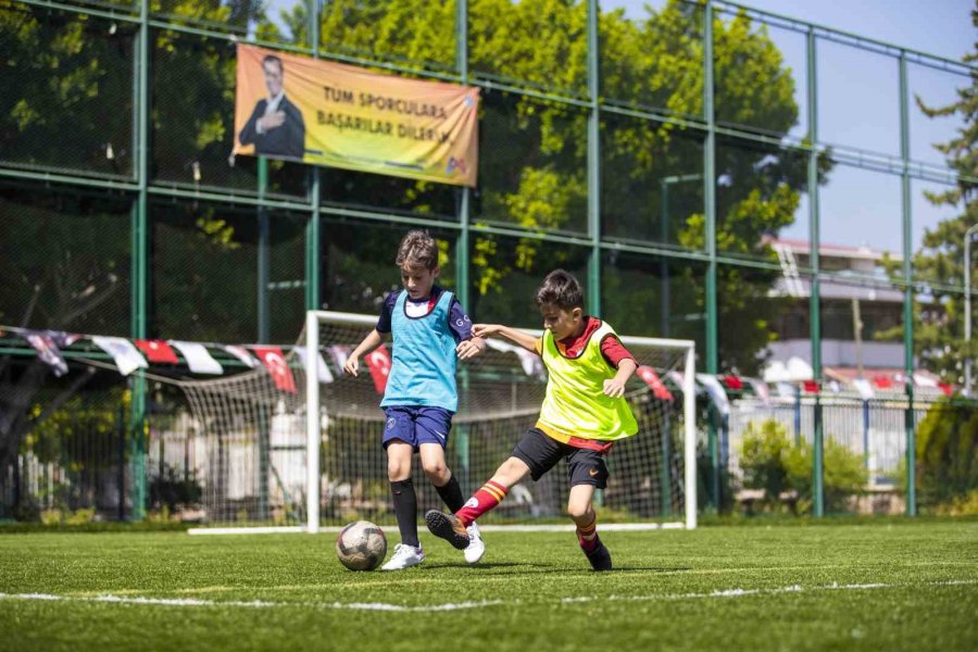 Mersin’de Futbol Kursları Devam Ediyor