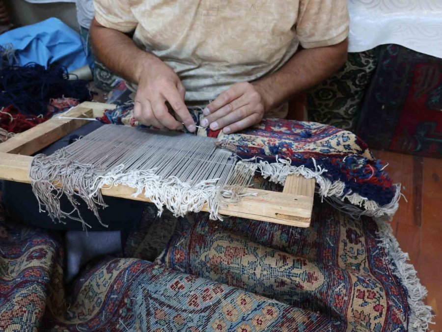 Dünyanın Halıları Burada Restore Ediliyor