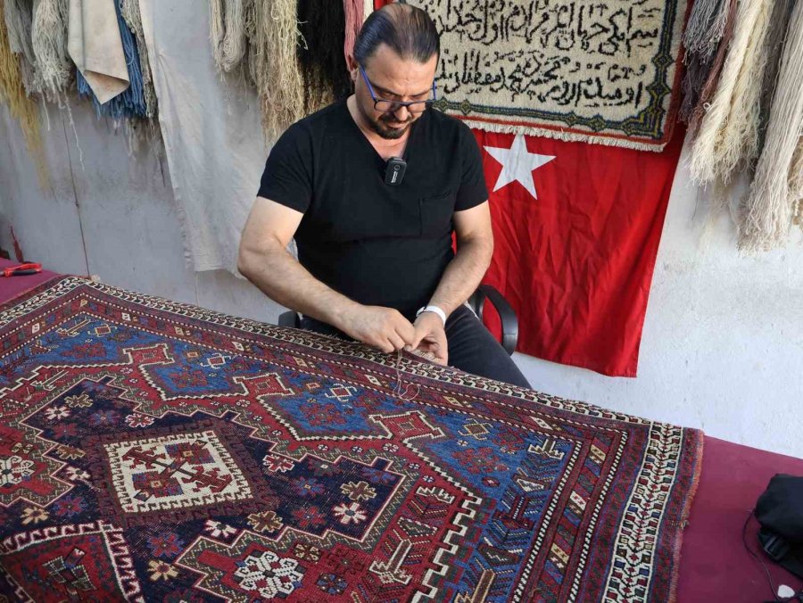 Dünyanın Halıları Burada Restore Ediliyor