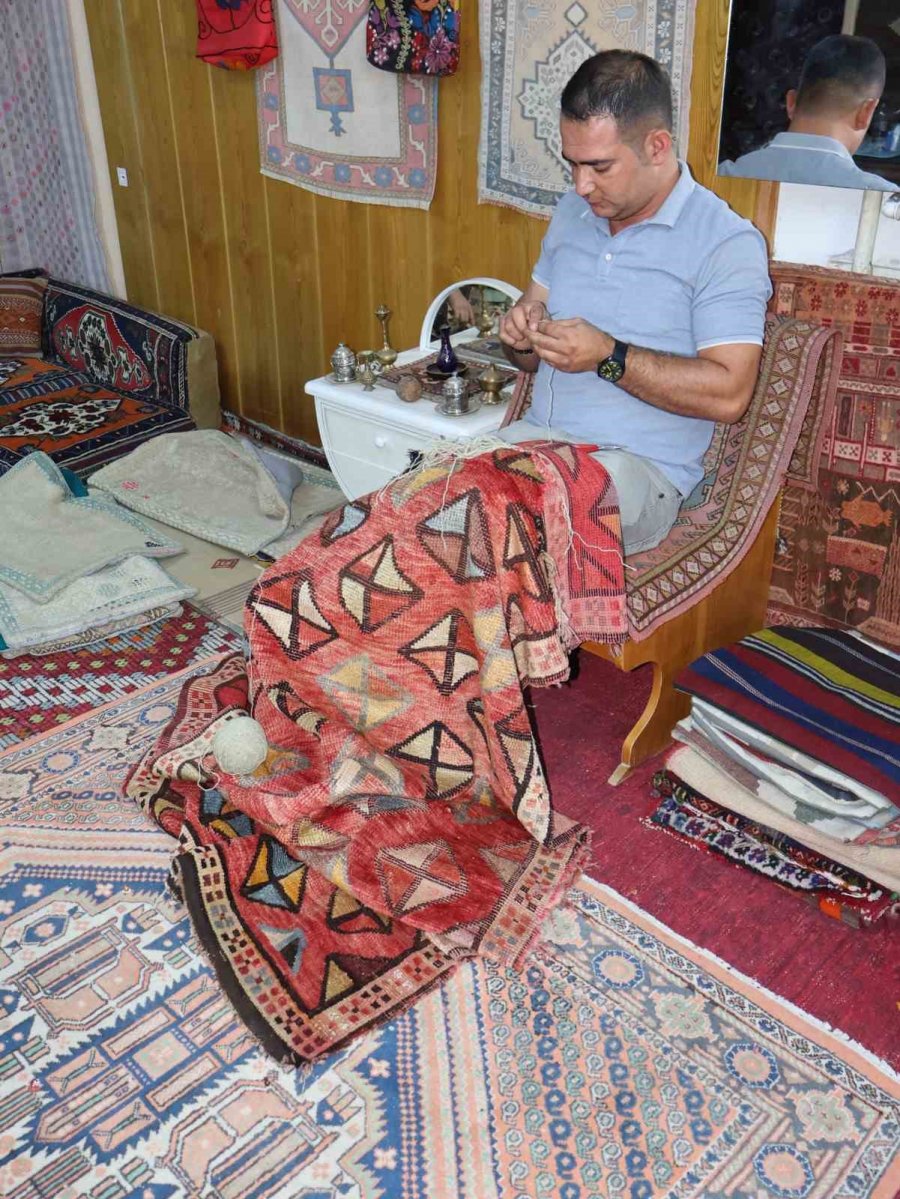 Dünyanın Halıları Burada Restore Ediliyor