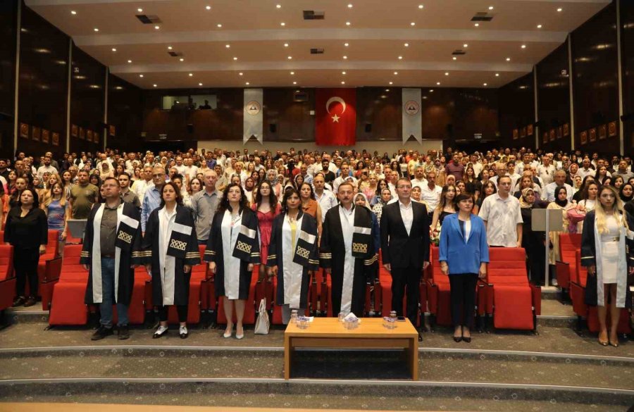 Erü Mimarlık Fakültesi Yeni Mezunlarını Verdi