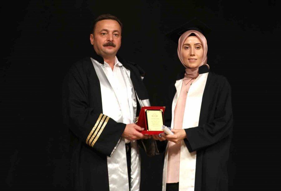 Erü Mimarlık Fakültesi Yeni Mezunlarını Verdi