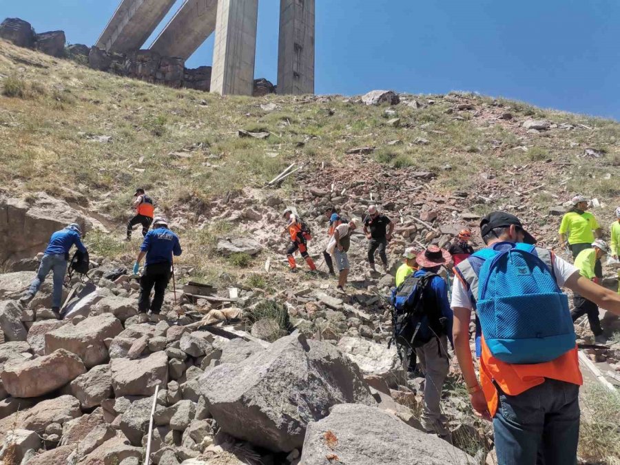13 Gündür Haber Alınamayan Tıp Fakültesi Öğrencisinden Acı Haber: Cesedi Bulundu