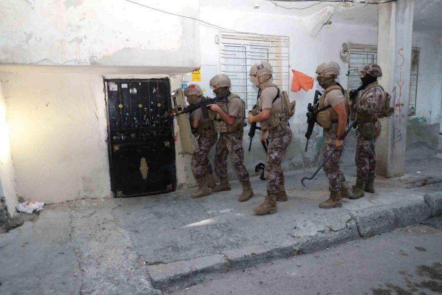 Mersin’deki ’torbacı’ Operasyonu: 27 Gözaltı