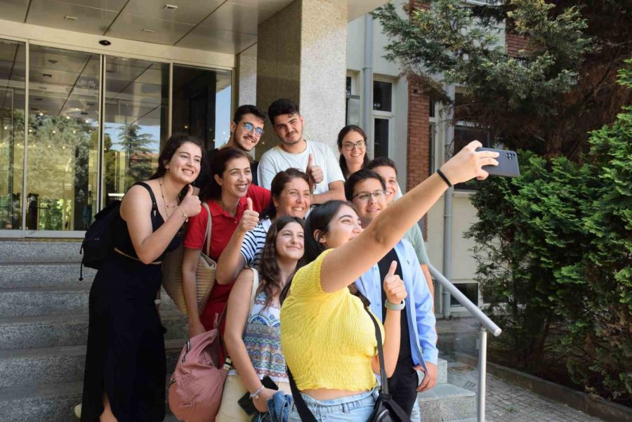 Anadolu Üniversitesi Başarılı Öğrencileri Eskişehir’de Ağırladı