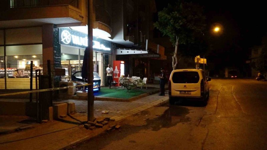 Pastane Önünde Silahla Dehşeti Yaşattı, Jandarmaya Yakalandı