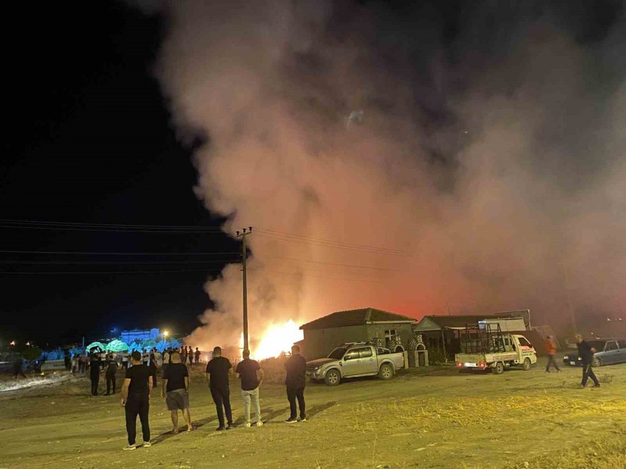 Konya’da Kereste Deposu Alev Alev Yandı