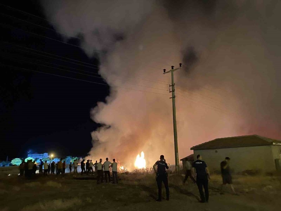 Konya’da Kereste Deposu Alev Alev Yandı