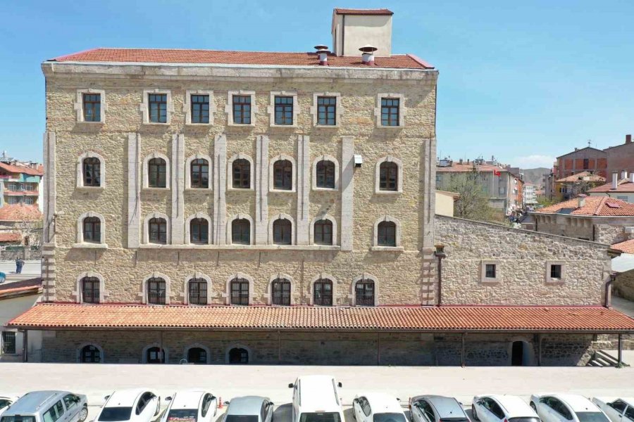 Türkiye Cumhuriyeti’nin İlk Fabrikalarından Azmi Milli 99 Yaşında