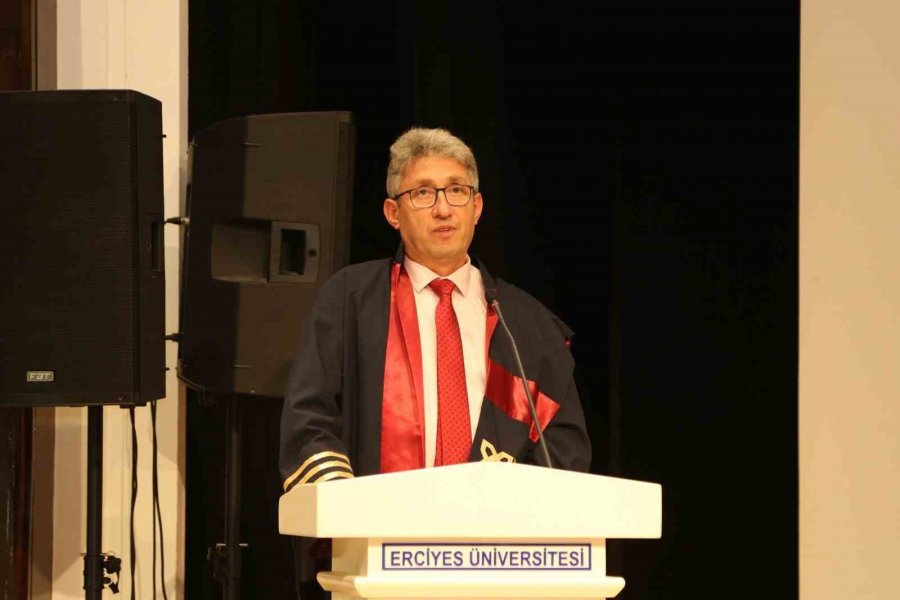 Erü Fen Fakültesi 2022-2023 Mezunlarını Verdi