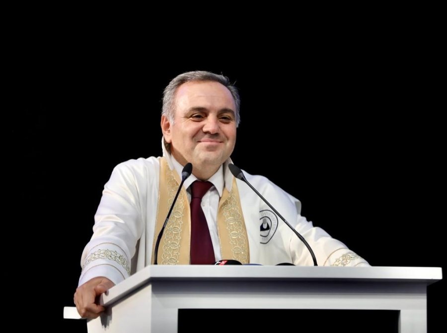 Erciyes Üniversitesi İletişim Fakültesi 17. Dönem Mezunlarını Verdi