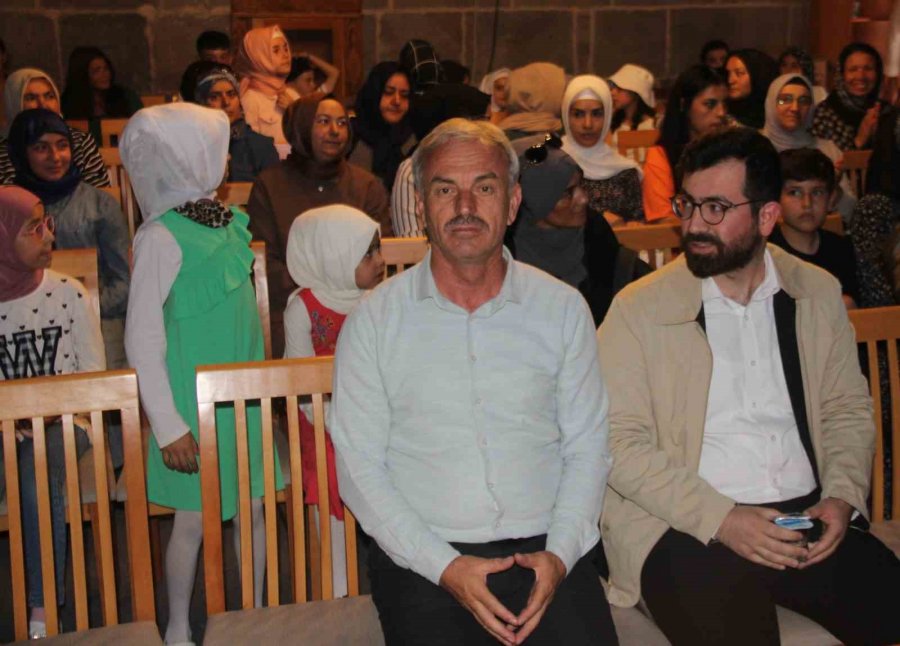 Fatih Sultan Mehmet Eğitim Ve Yardımlaşma Vakfı Yaz Kursu Kapanışı Yapıldı